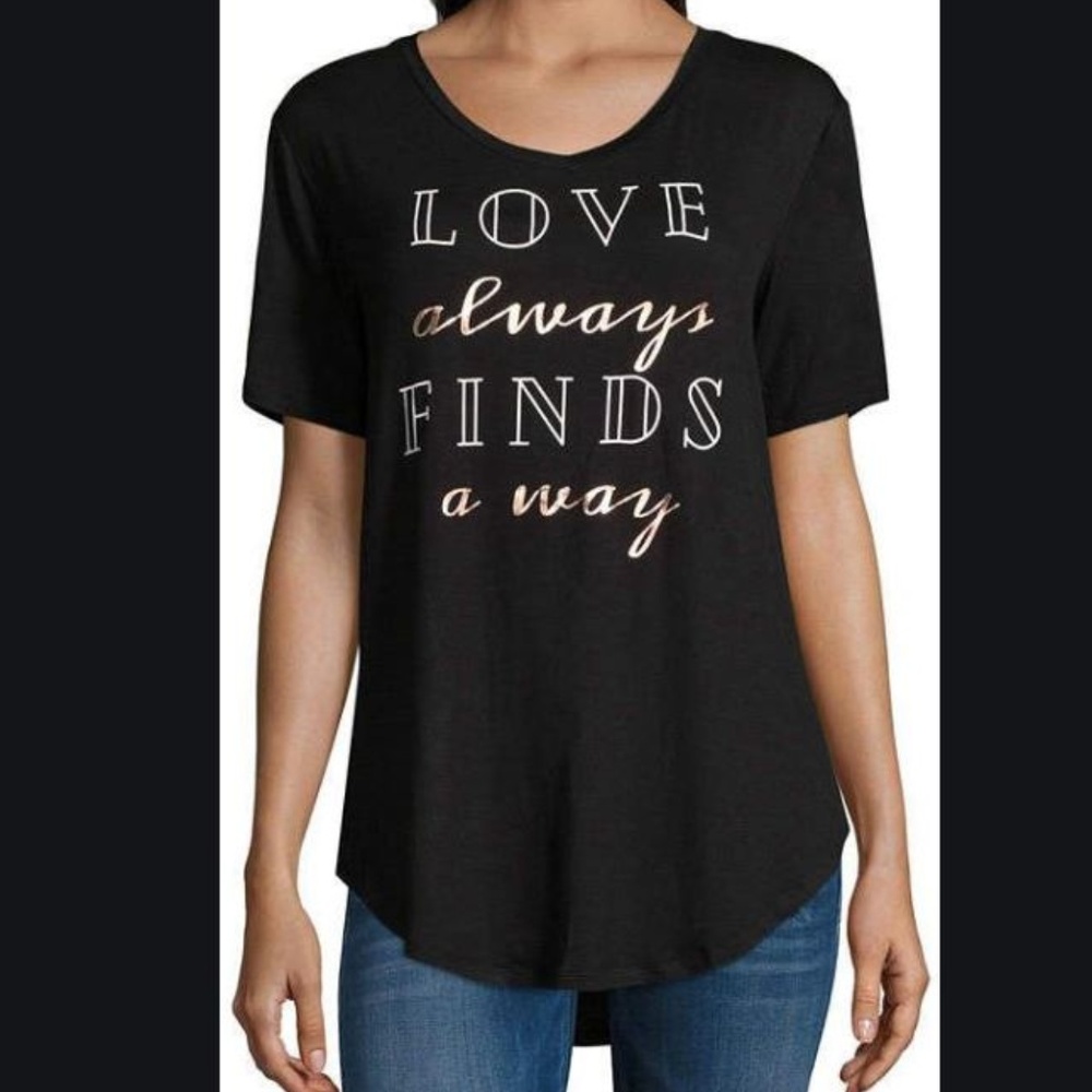 A.N.A. V-neck Graphic Tee, Size L